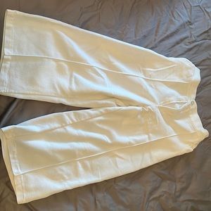 Capri pants (knee length), white, no name, elastic waist, worn twice
